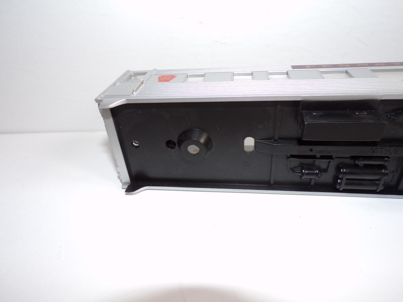 MTH Pennsylvania 1126  Shell  – O gauge Coach. For repair and restoration.