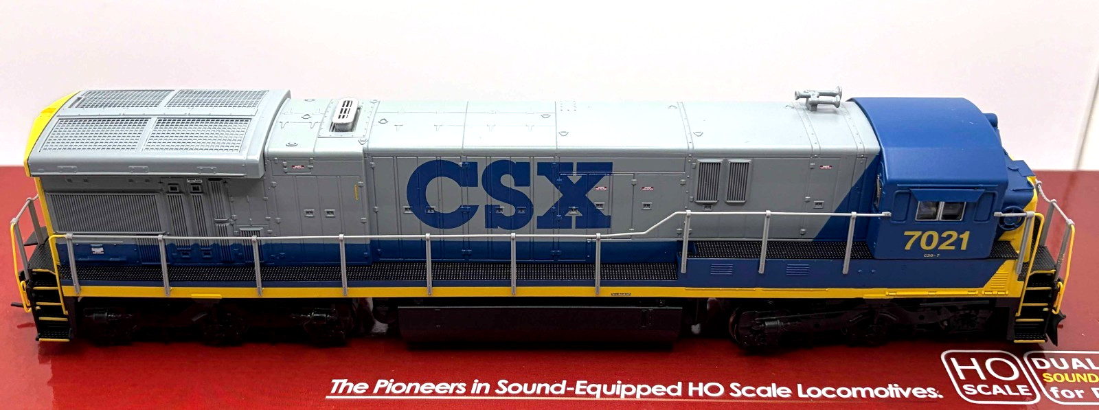 HO BROADWAY LIMITED 2447 GE C30-7 CSX # 7021 DC DCC SOUND PARAGON 2