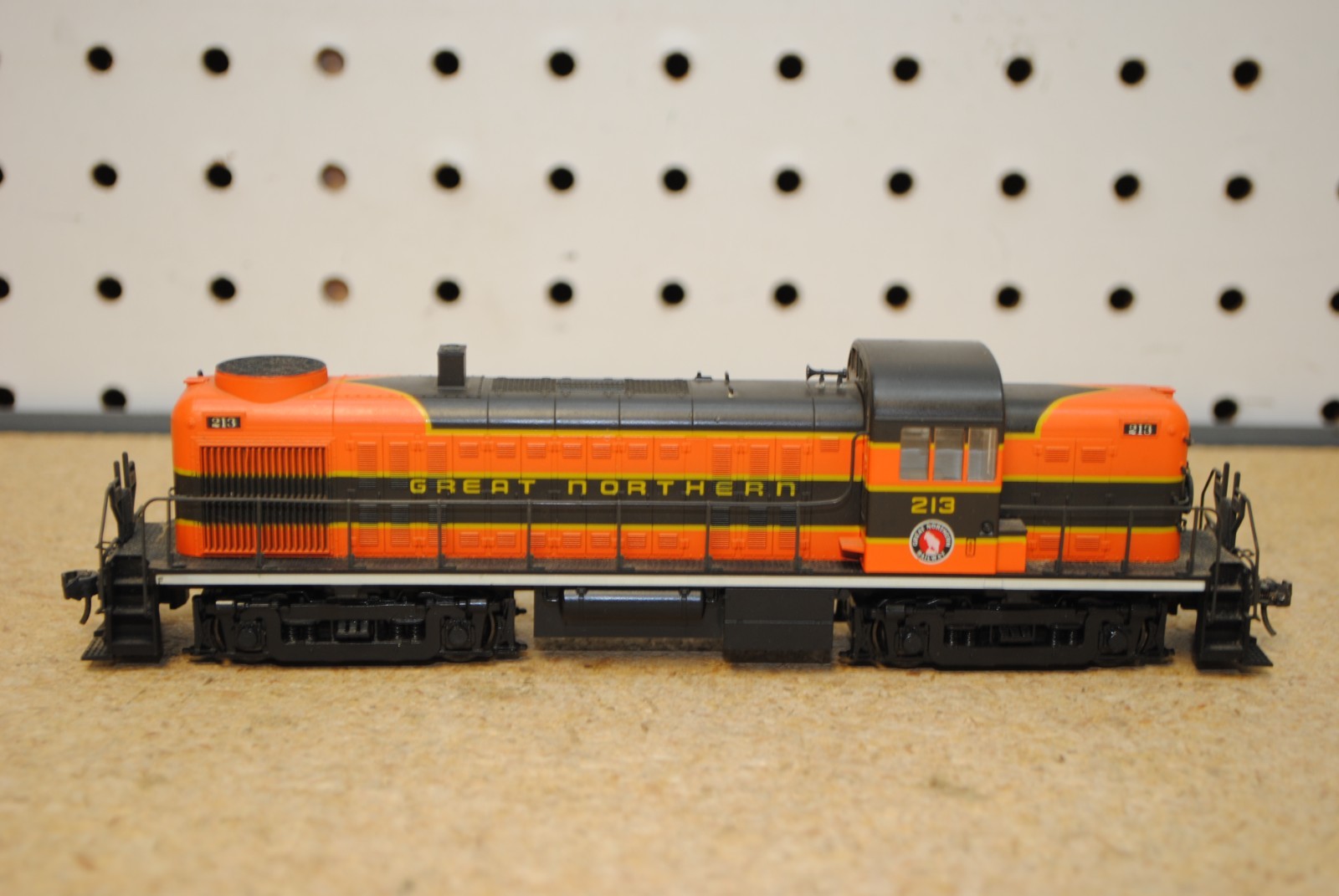 KATO 37-2301 Great Northern #213 ALCO RS-2 Diesel Locomotive HO