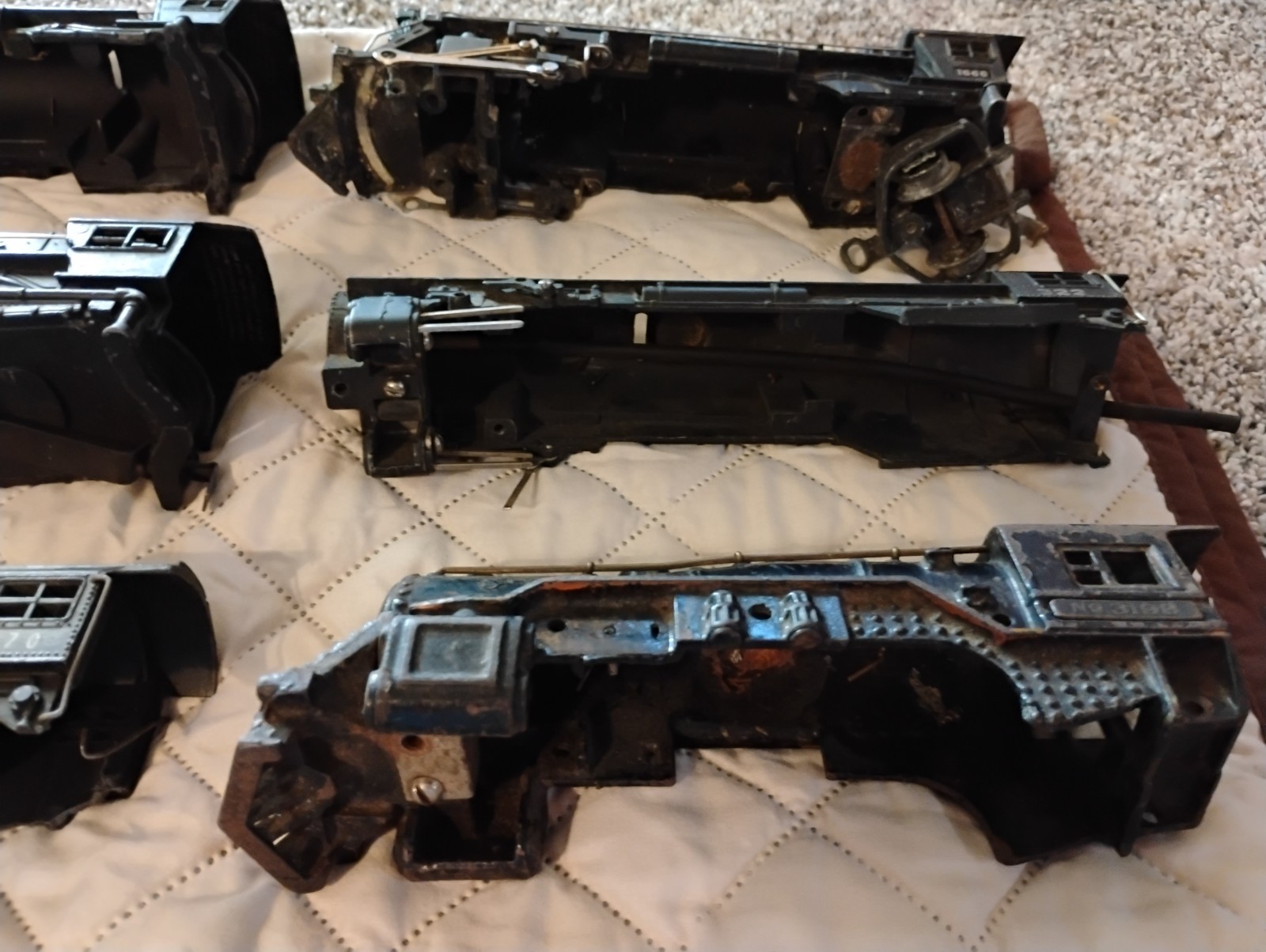 LOT OF 6 LIONEL STEAM LOCOMOTIVE SHELLS