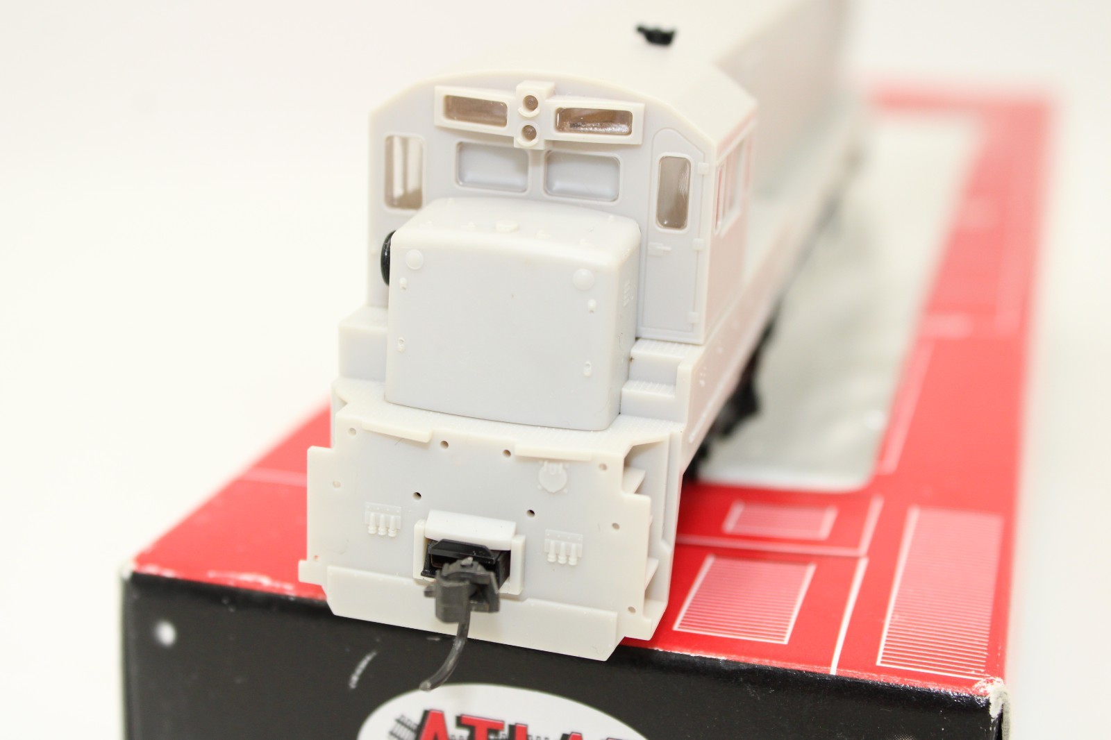 Atlas HO Scale Undecorated GE U33C U36C Diesel Locomotive 8500 DCC Ready
