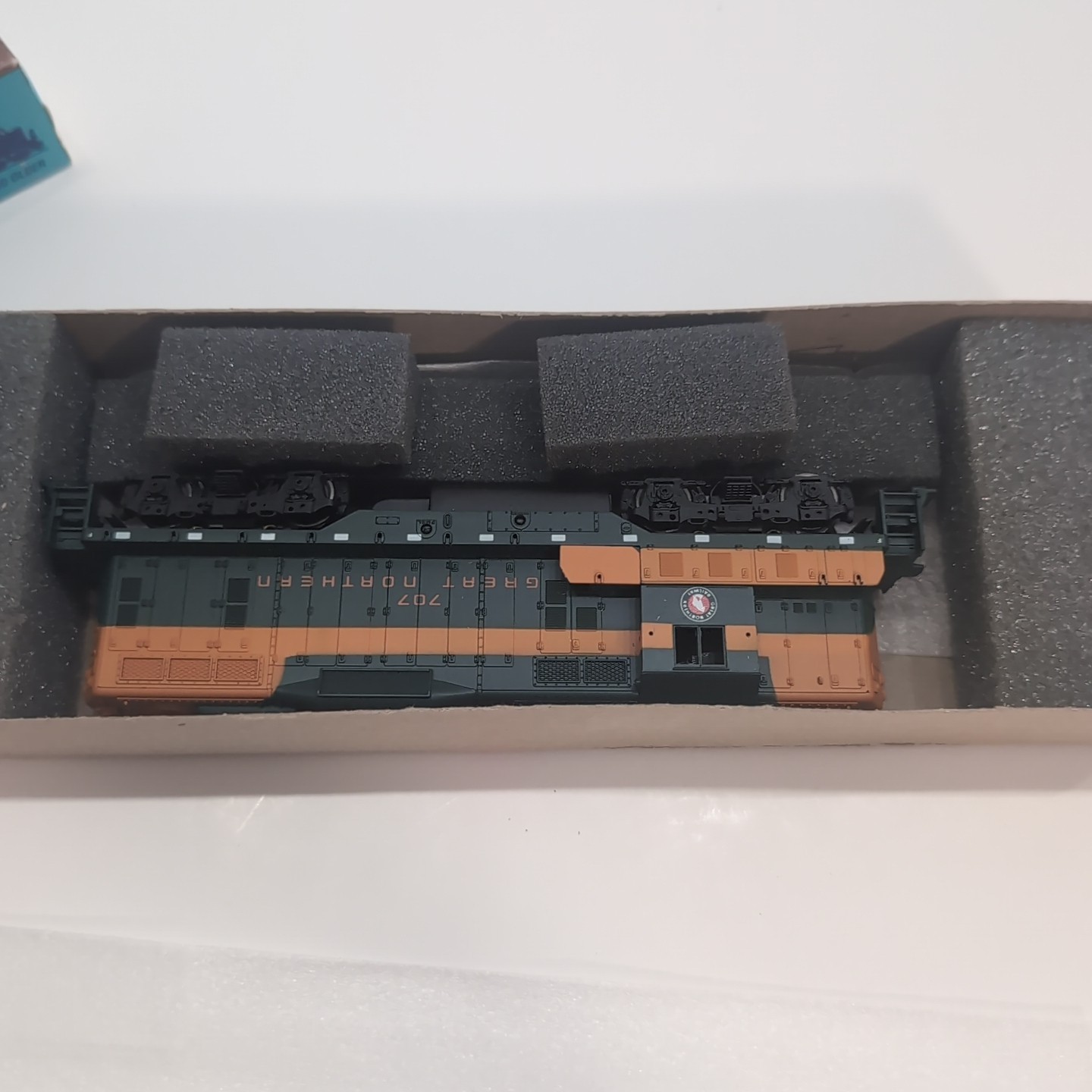 Athearn 3157 GP9 Diesel Locomotive Powered Great Northern #707 New Old Stock