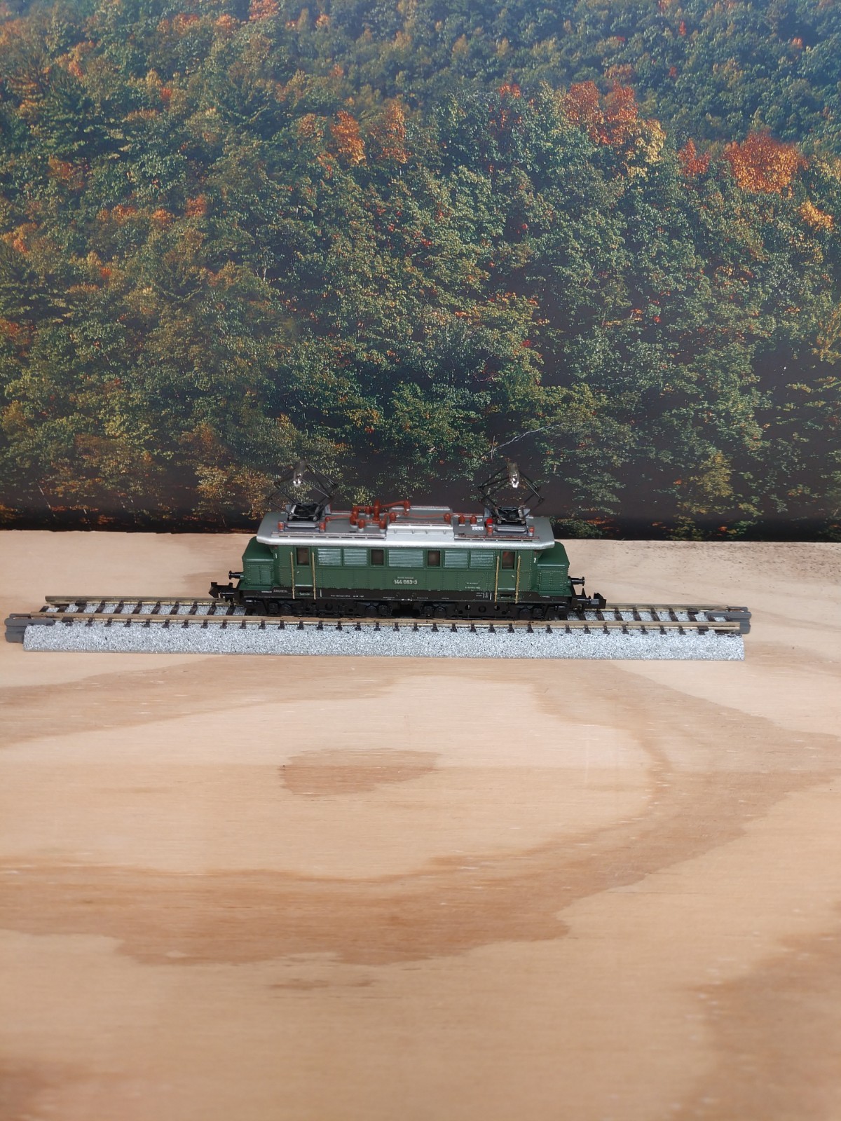 Minitrix N scale European 4 axle Electric Loco – Item #2033 NEW