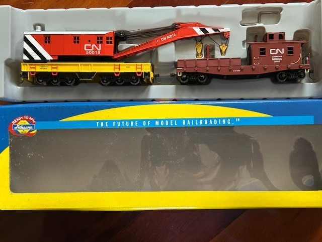 CANADIAN NATIONAL 200 ton ROTATING HEAVY DUTY WRECK CRANE w/TENDER HO SCALE NEW