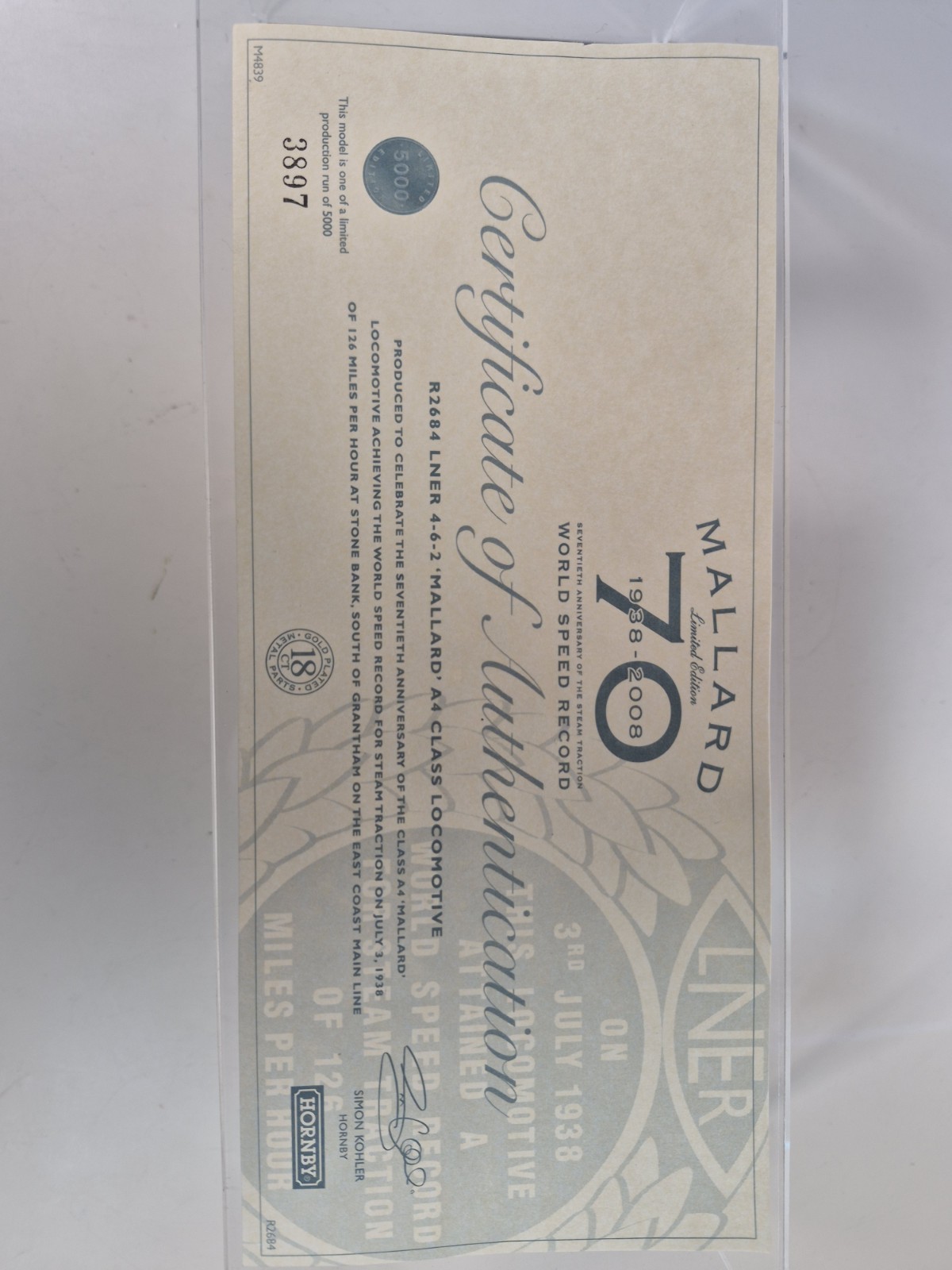 Hornby Mallard No. 4468 70th Anniversary Limited Edition LNER Steam Locomotive