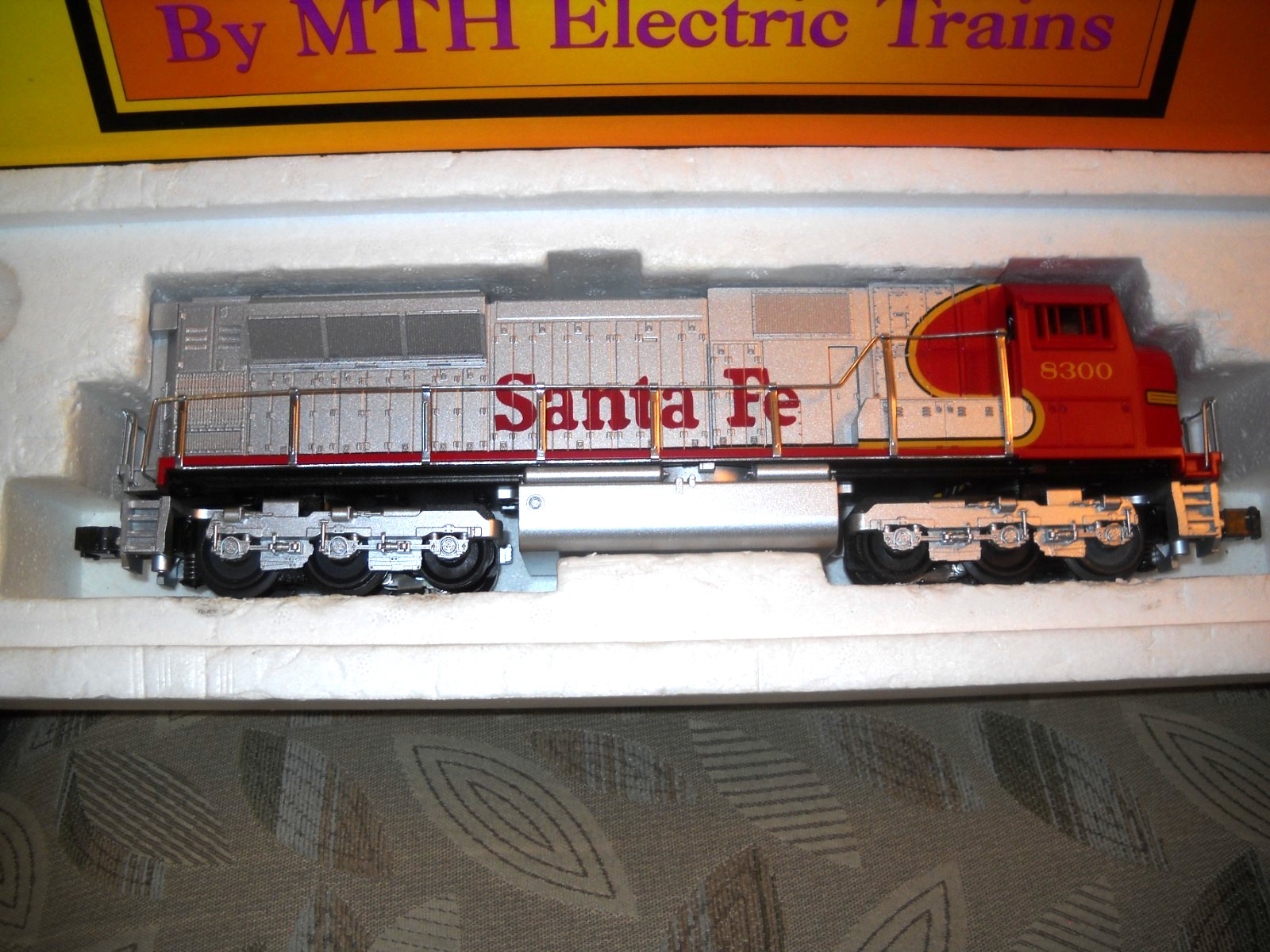 😎-RAIL KING by M.T.H. SANTA FE- #8300 3 RAIL–SD-90 MAC DIESEL w/PROTO SOUND😎