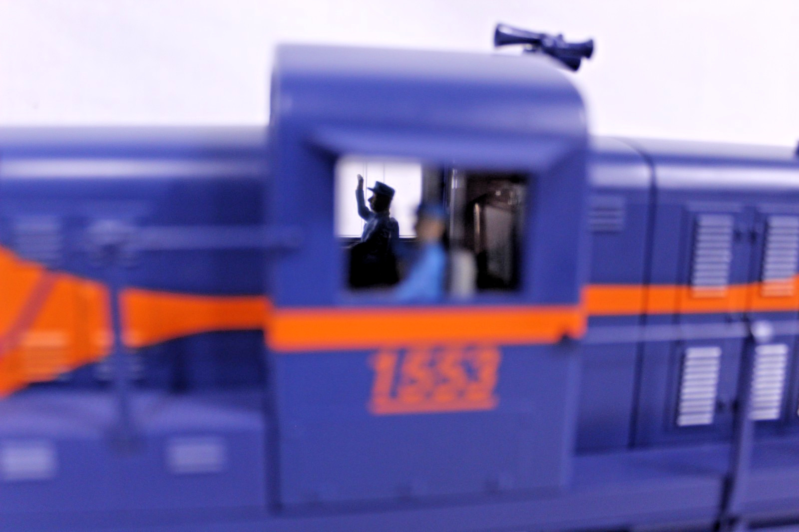 K-Line K2439-1553 Long Island RS-3 Diesel