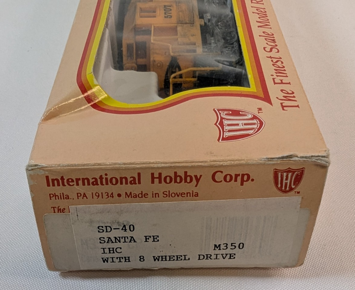 IHC HO Santa Fe SD40 #5707 M350 Diesel Locomotive Boxed Non Running
