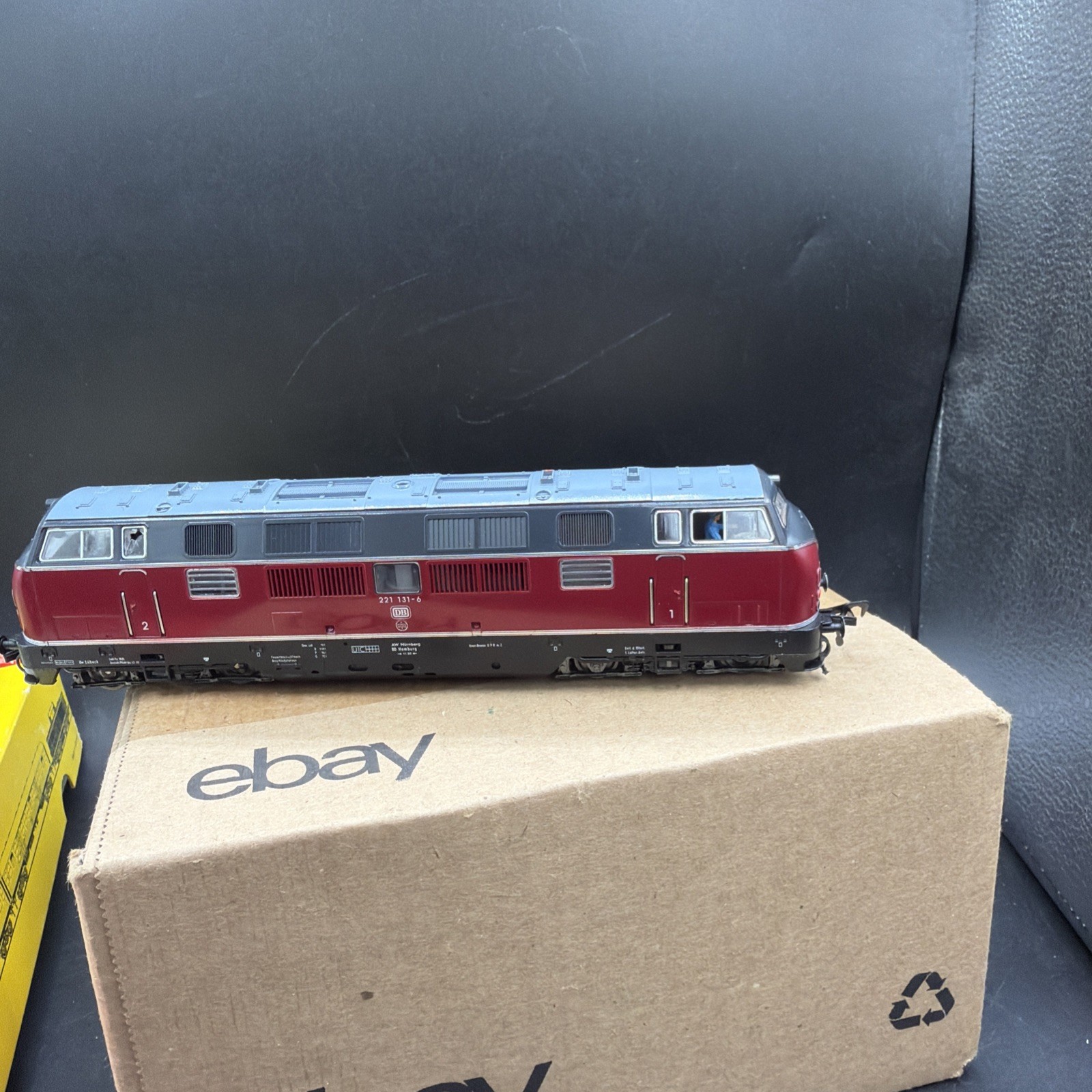Fleischmann 4235 Diesel Locomotive Series 221 131-6 DB Gauge H0 Boxed (B) READ