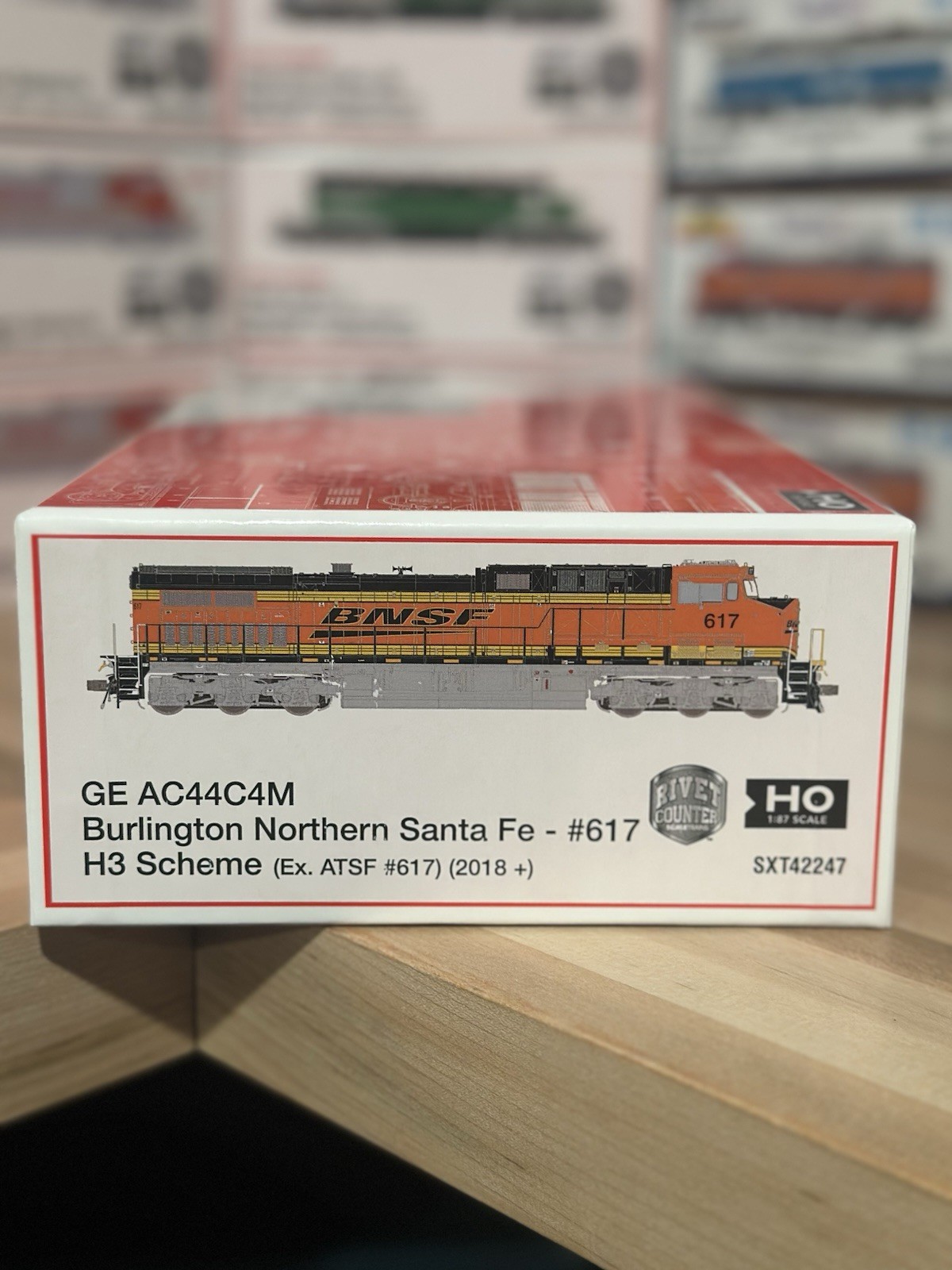 ScaleTrains HO GE AC44C4M BNSF #617 DC SXT42247 NEW