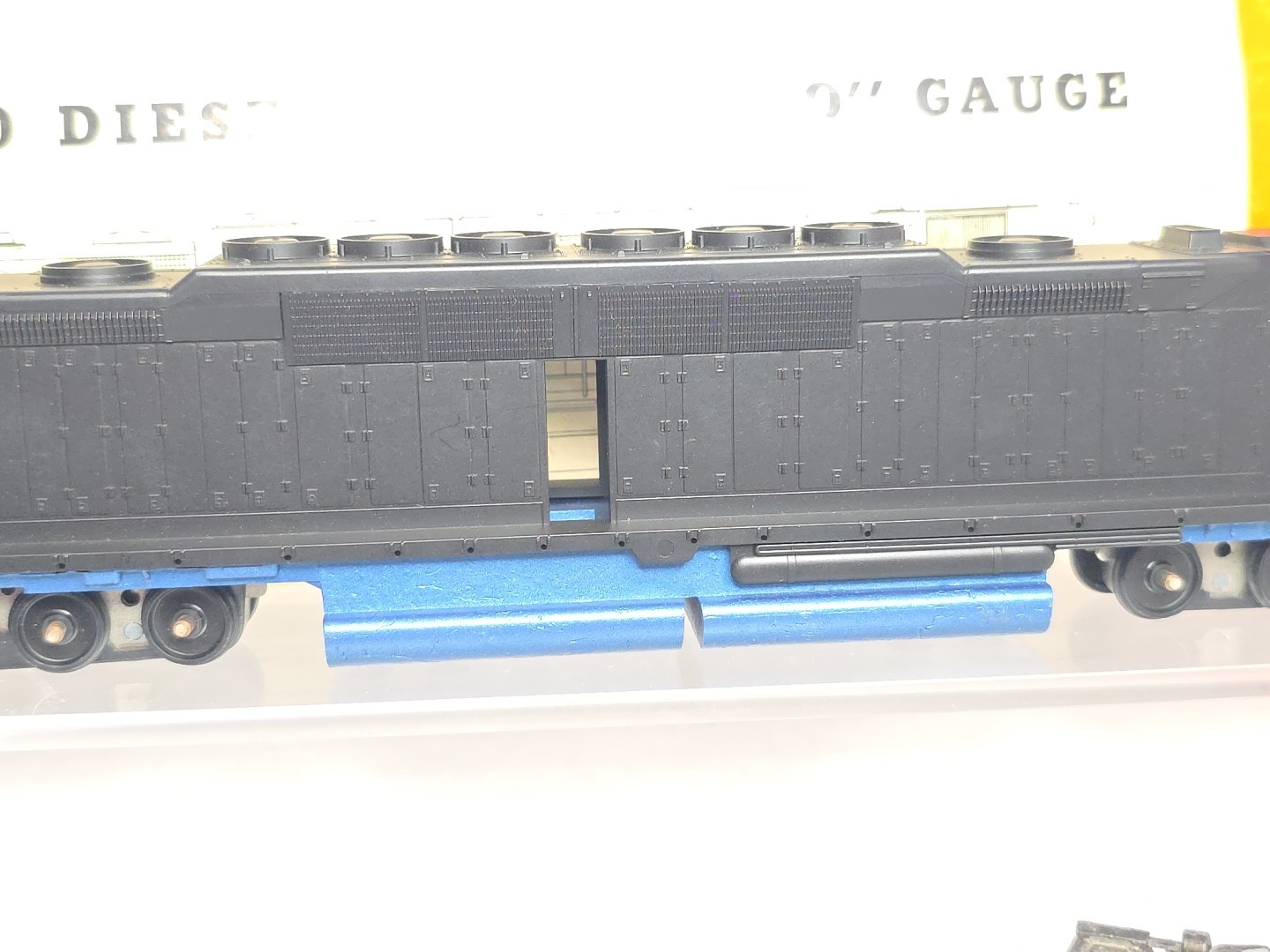 Athearn HO Scale Dummy As Is Undecorated EMD DD40 Diesel Locomotive Read Desc.