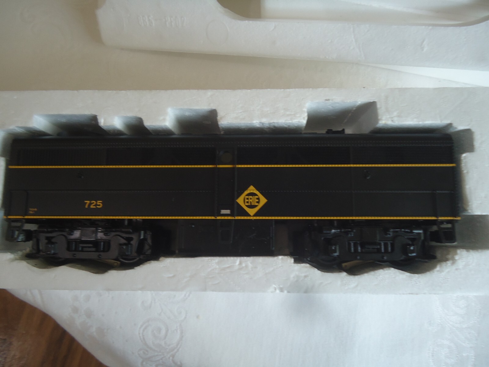 Williams by Bachmann O Scale Erie FA1/FB1 Poweredc & Dummy Diesel w/True Blast