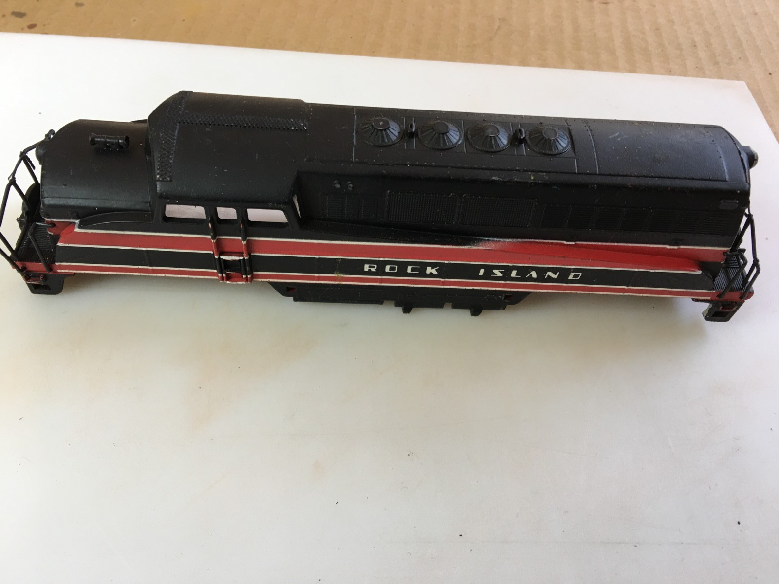 Rock Island Diesel Locomotive 425 Shell ONLY HO Scale Trains