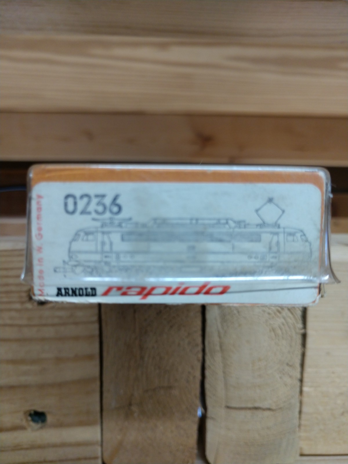 Arnold Rapido European N scale 6 axle Electric Loco – Item #0236 NEW