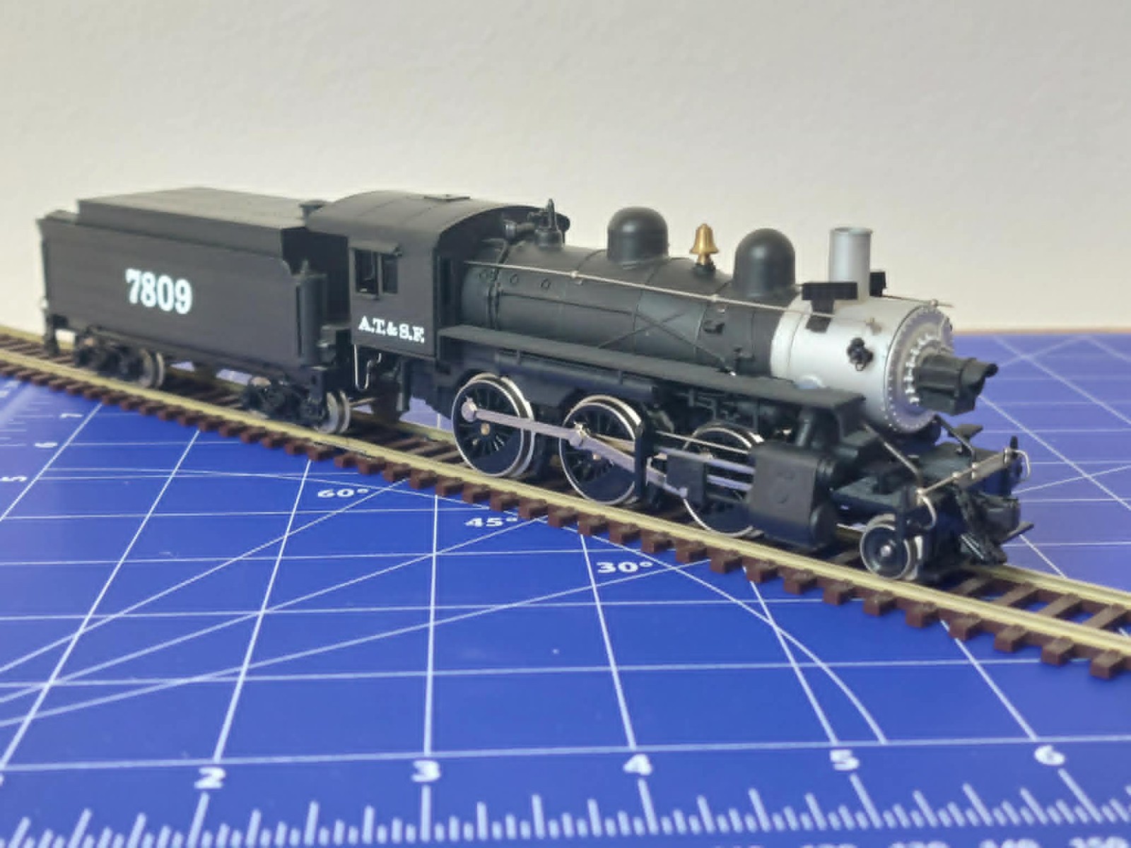 HO Mehano USA 2-6-0 Santa Fe (ATSF) 7809 steam locomotive Original Box, runs