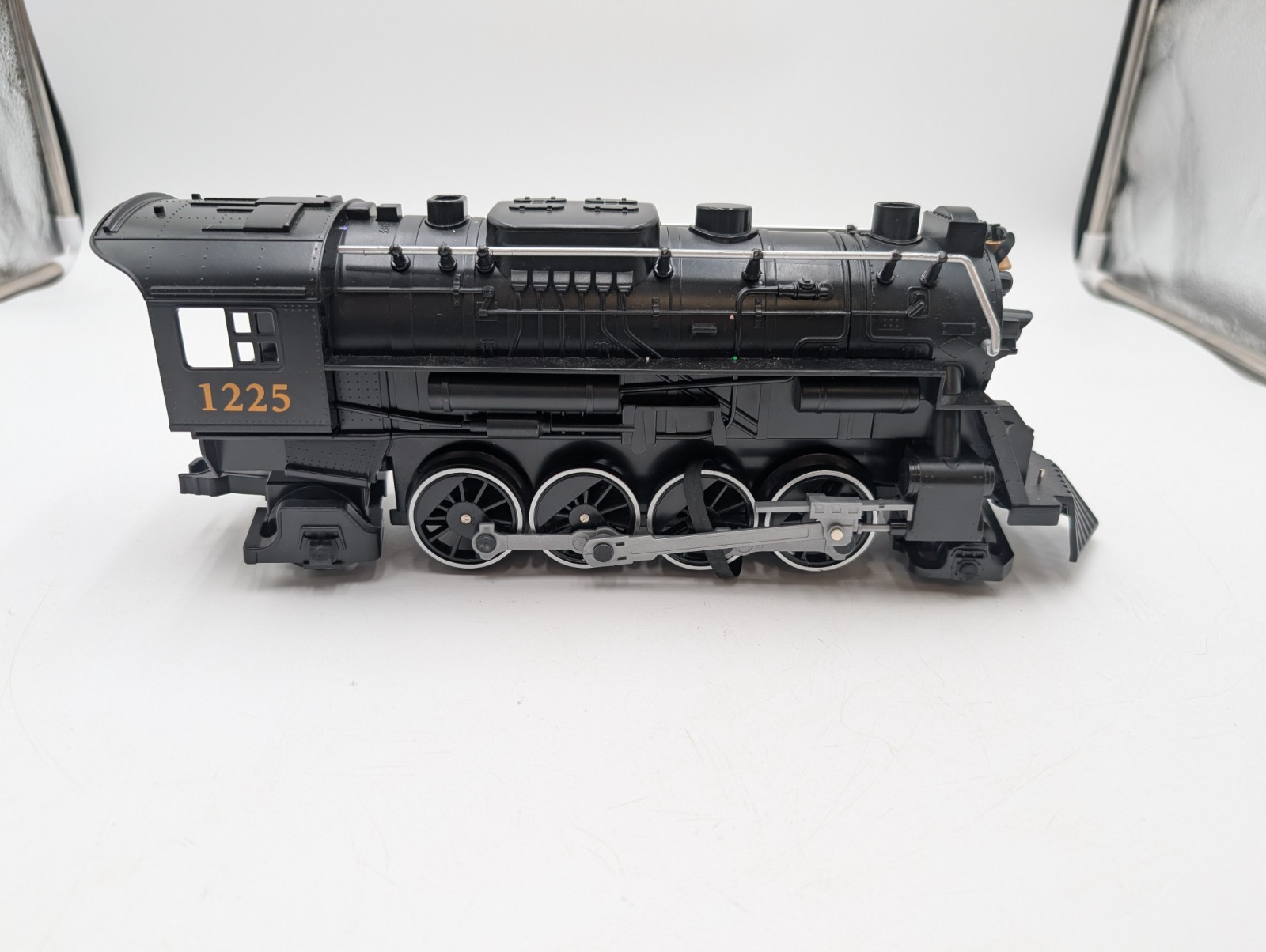 Lionel Polar Express Train Locomotive Engine 7-11802 1225 READ
