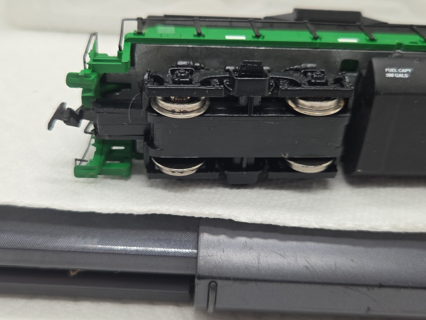 HO Mantua GP-20 Diesel Burlington Northern 2044 Green Black 414 – 063
