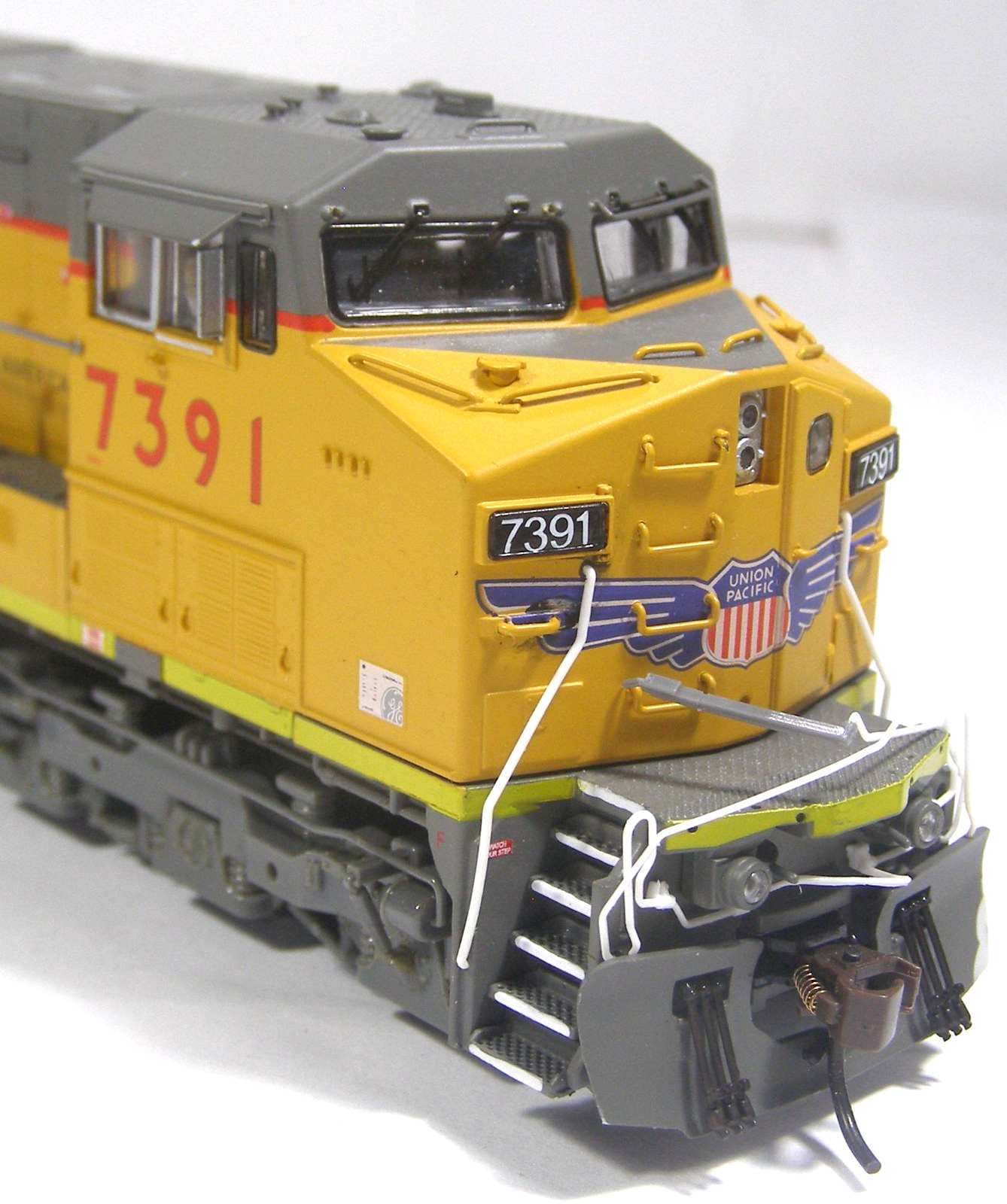 Broadway Ltd HO Model RR Diesel Locomotive w/Sound GEAC6000-UP7391 DCC China TZB