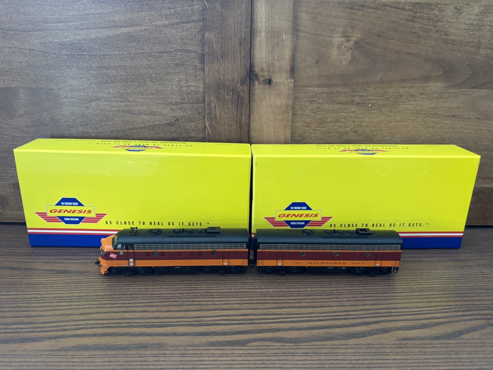 Athearn Genesis HO Scale Milwaukee Road AB Diesel Locomotive Set Runs Rough