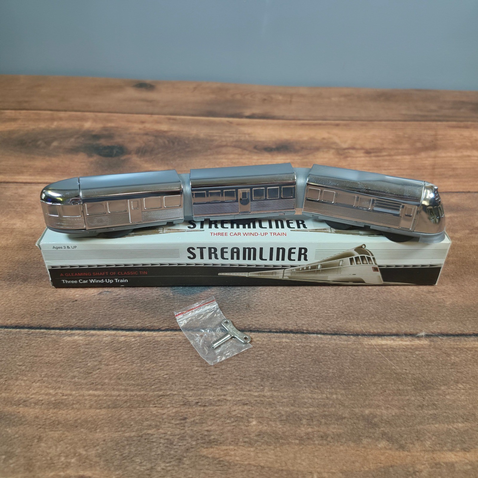 Streamliner Three Car Wind-Up Train Kids OS Silver Good Tin Metal Art Deco