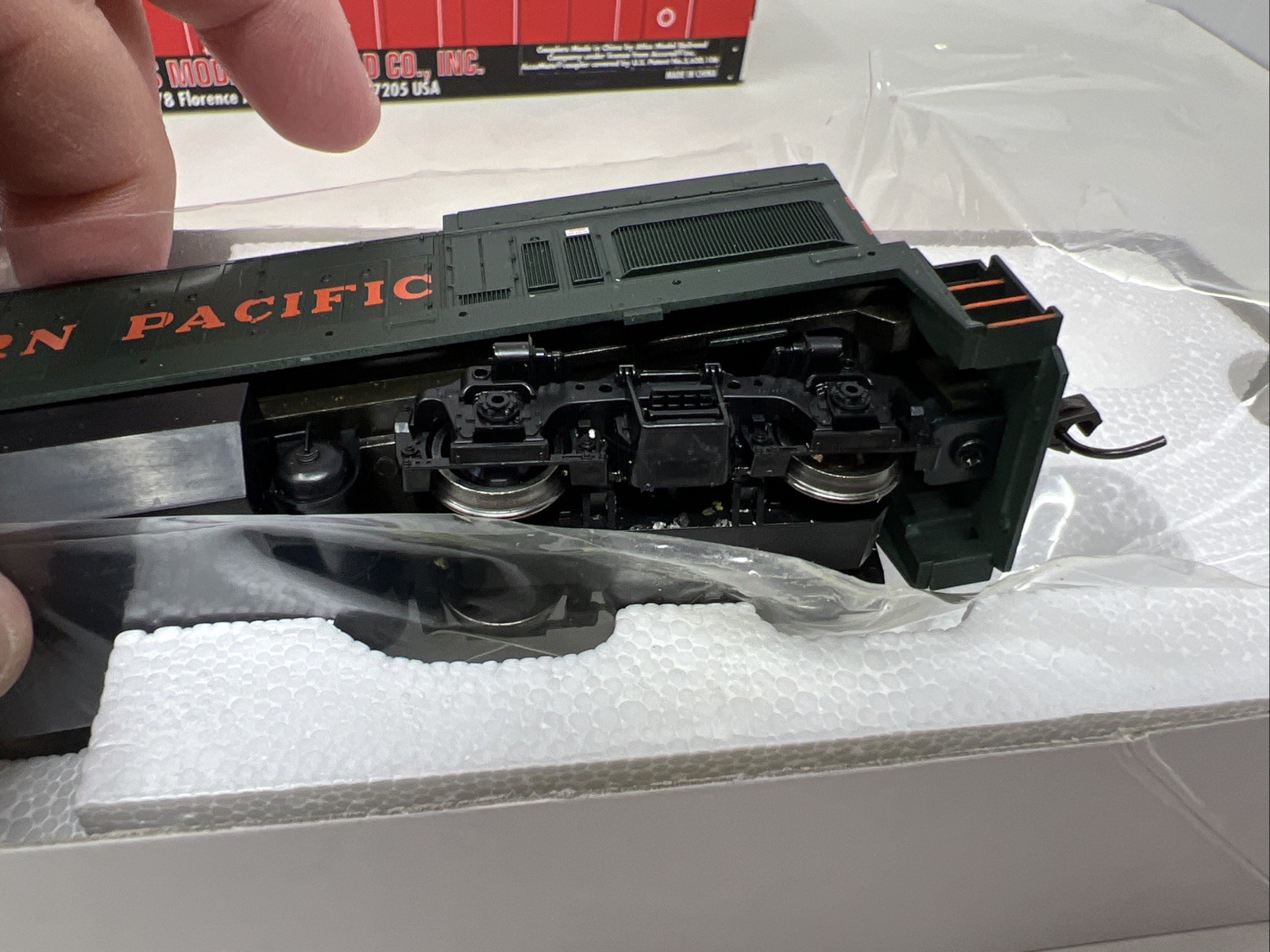 Atlas 8679 Western Pacific Road GE U23B Diesel Locomotive #2258 LN/Box