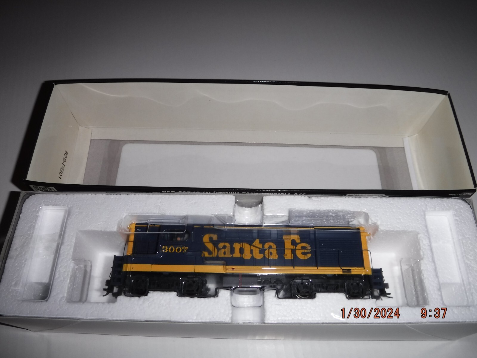 ATLAS HO SANTA FE H16-44 LOCOMOTIVE #3007 w/DCC DECODER ITEM #9554 – BRAND NEW!