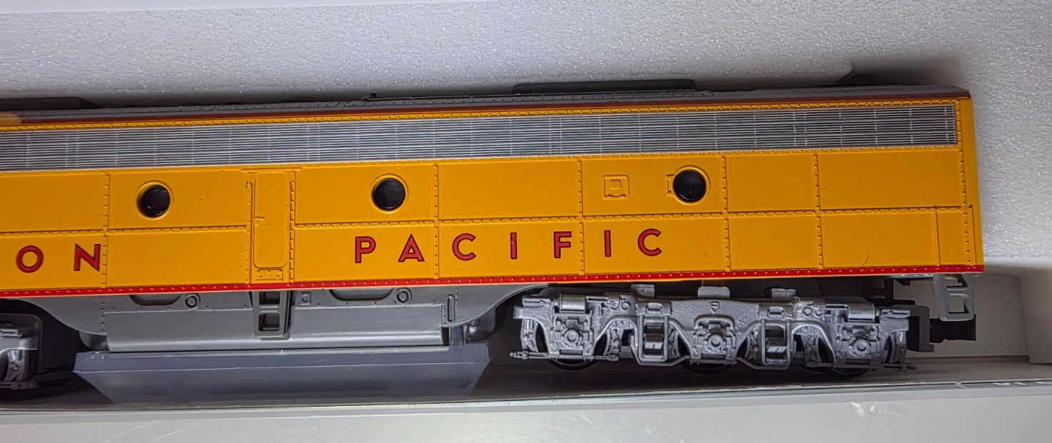 Kato N Scale Union Pacific 994 with DCC and Sound 176-5315-LS
