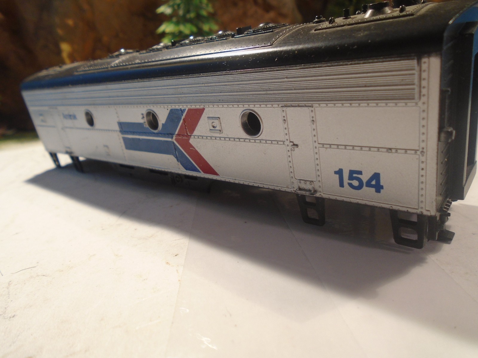 HO SCALE EMD F-7B, No 154 SHELL ONLY IN NEAR MINT CONDITION. 5-229-5