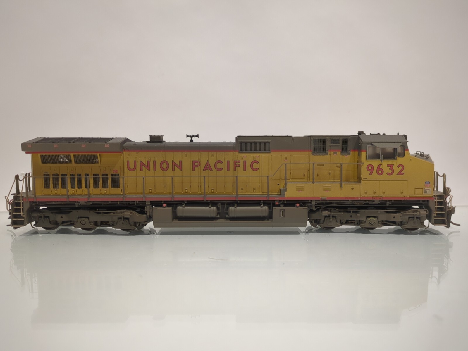 WEATHERED Scaletrains Rivet Counter HO Union Pacific Ex-SP GE C44-9W DC