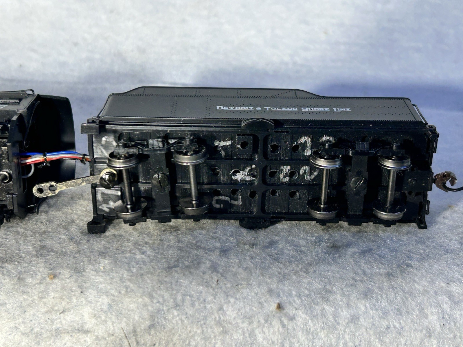 Nice Athearn Genesis Detroit &Toledo Shore RR 2-8-2 Light Mikado Loco DCC/Sound
