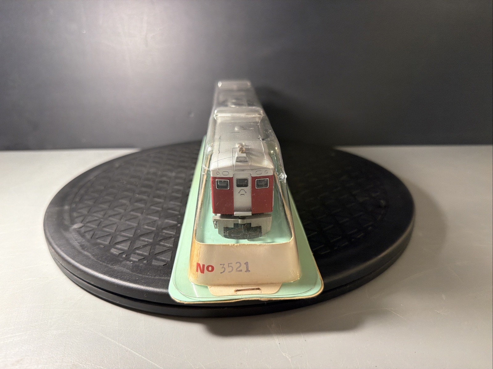 TRIANG HORNBY R3521 SILVER BLACK CANADIAN NATIONAL BUDD RAILCAR 101 UNUSED F.4
