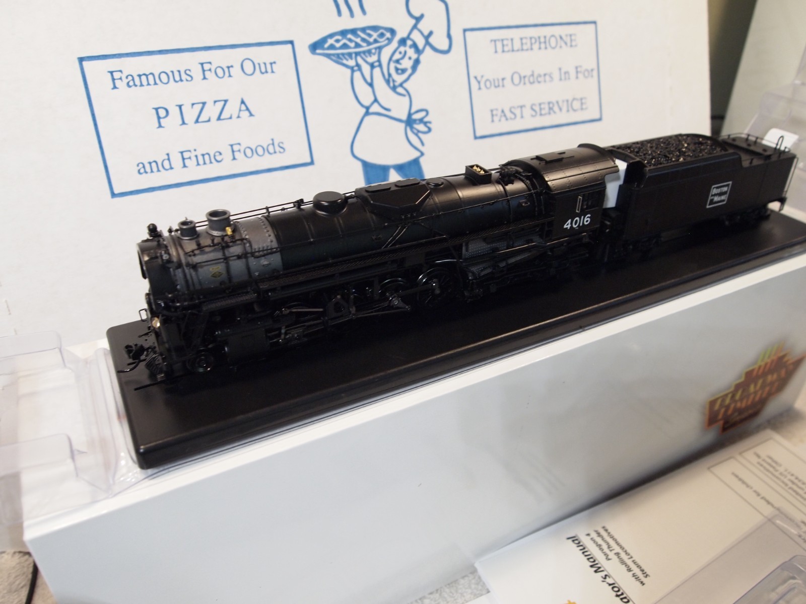 BROADWAY LIMITED 7883 BOSTON & MAINE BERKSHIRE #4016 ,4-AXLE TENDER DC/DCC/SMOKE
