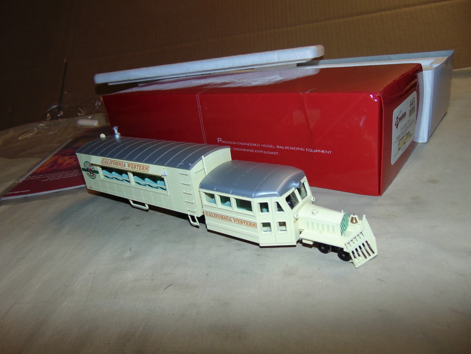 PRECISION CRAFT ON30 443 CALIFORNIA WESTERN GALLOPING GOOSE + BOX