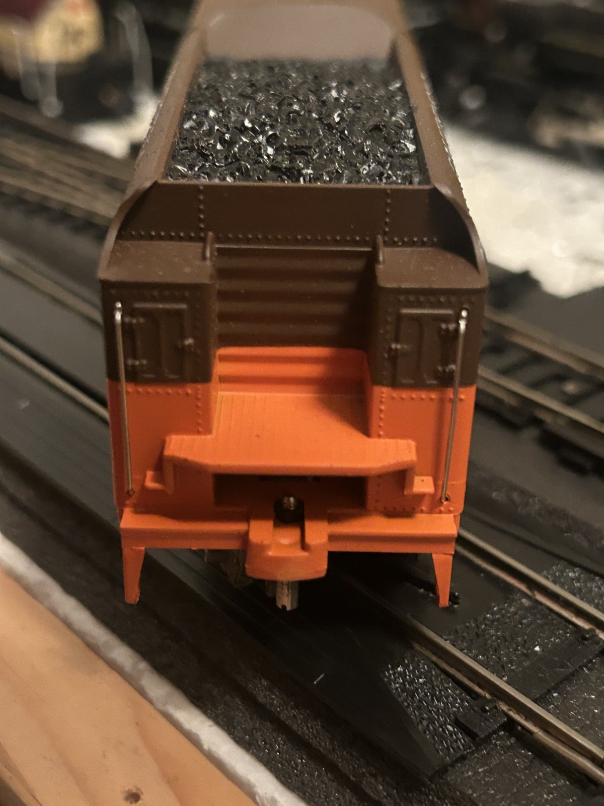 HO SCALE-MILWAUKEE ROAD “CHIPPEWA” 4-6-2 ENGINE #5087+TENDER -RIVAROSSI AHM