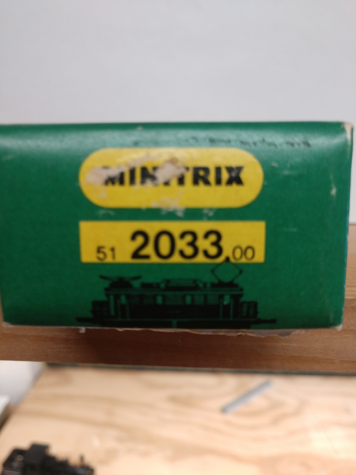 Minitrix N scale European 4 axle Electric Loco – Item #2033 NEW