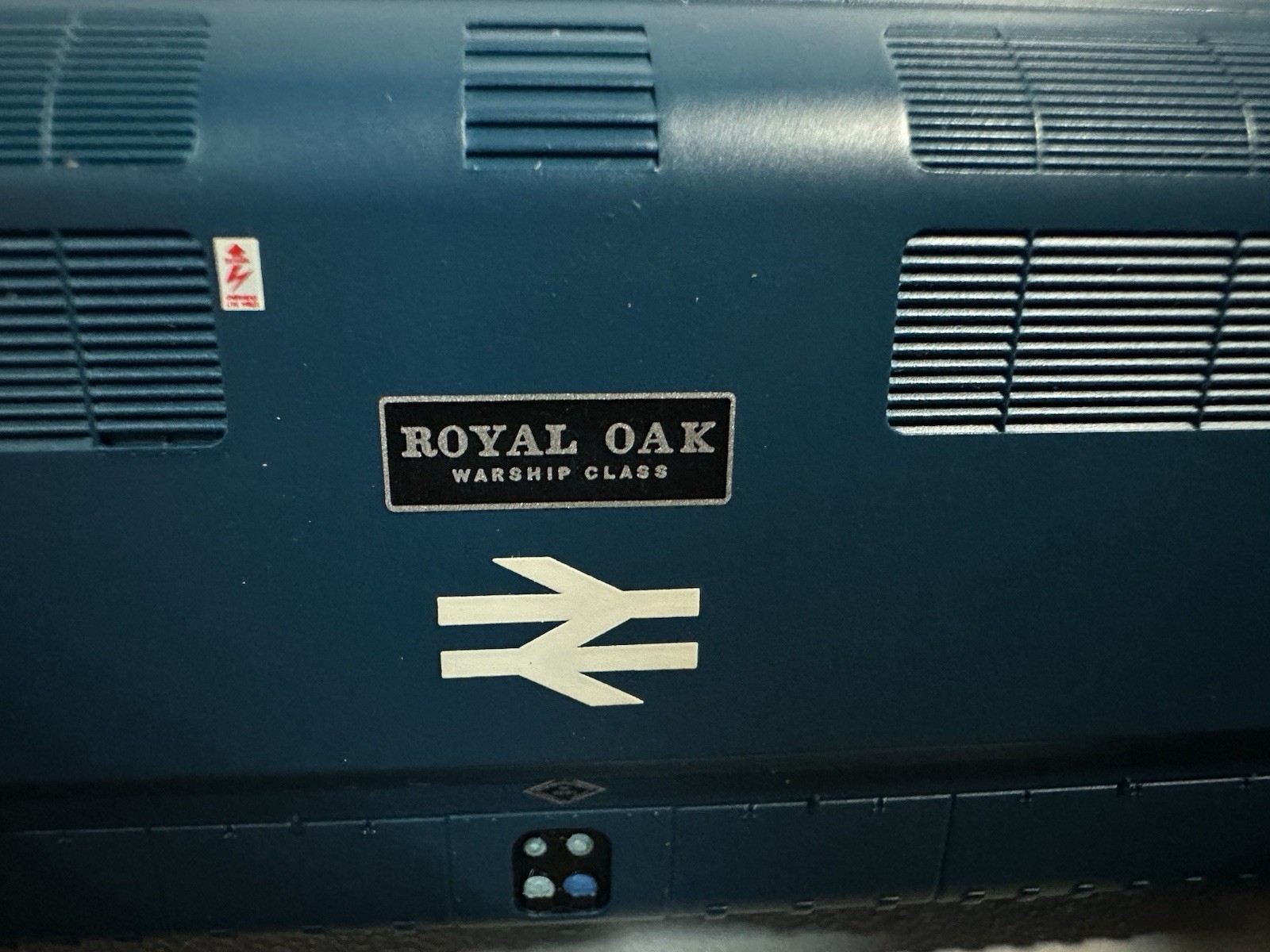 BACHMANN 32-067 CLASS 43 WARSHIP 842 ‘ROYAL OAK’ BR BLUE 21 DCC READY BOXED