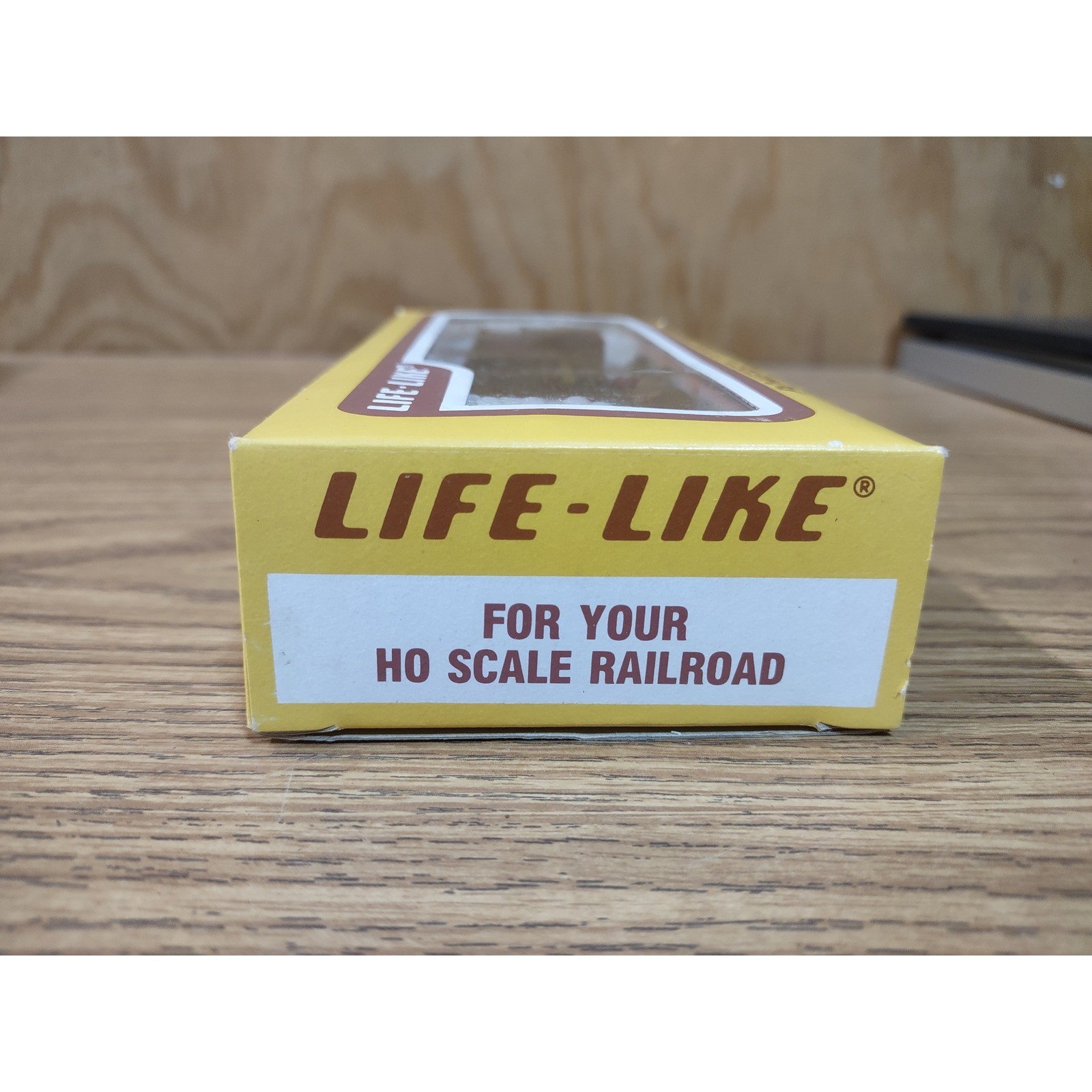 Life-Like HO Scale Powered Locomotive Good & Plenty Steam Engine 26691 Black Red