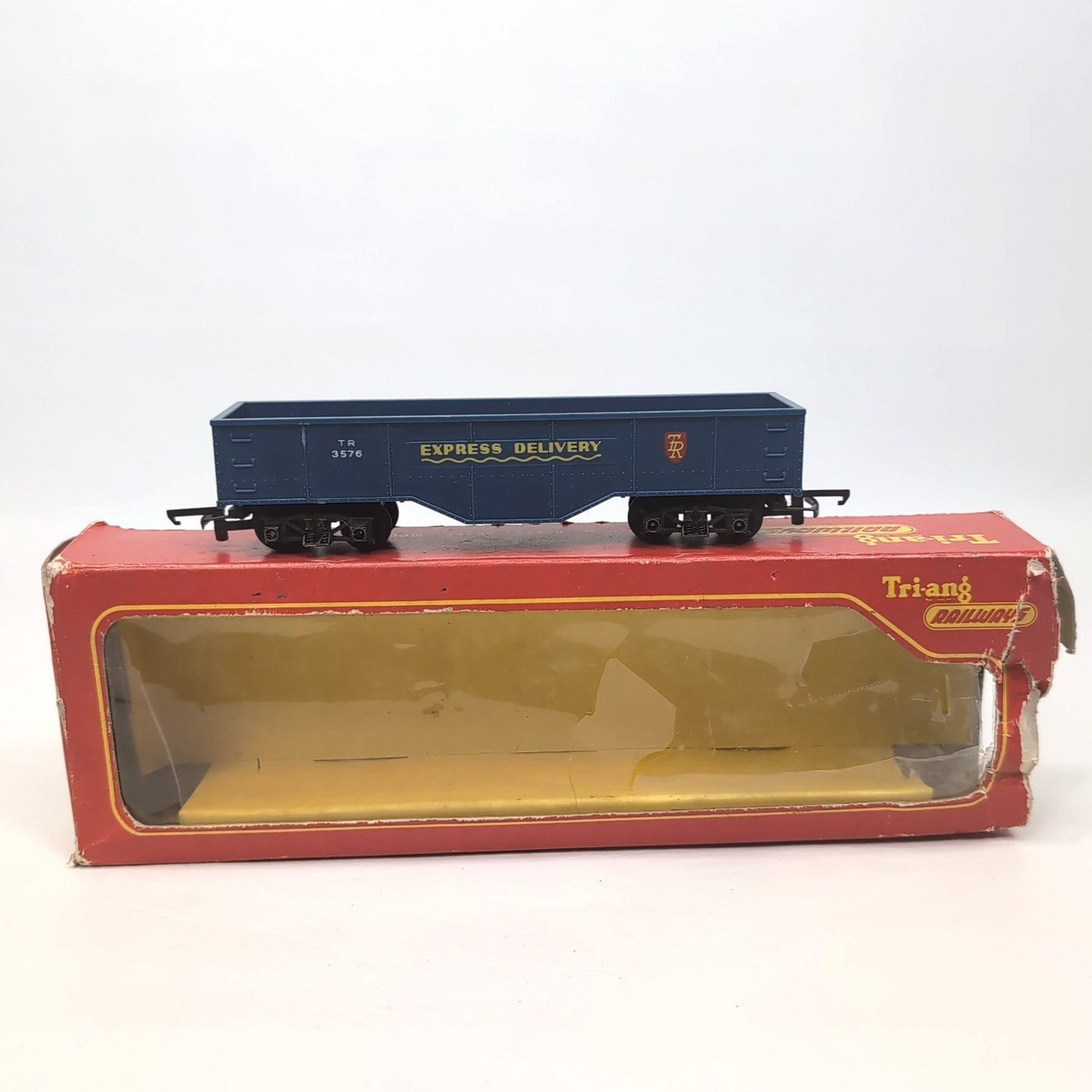 RARE Triang R155 Yellow Transcontinental Switcher Loco 7005 Set Boxed