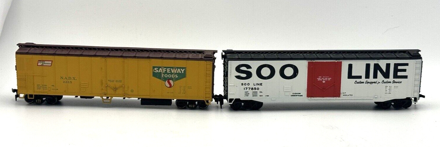 ATHEARN LOT OF 2 HO GAUGE MODEL RAILROAD SAFEWAY FOODS AND SOO LINE BOX CARS
