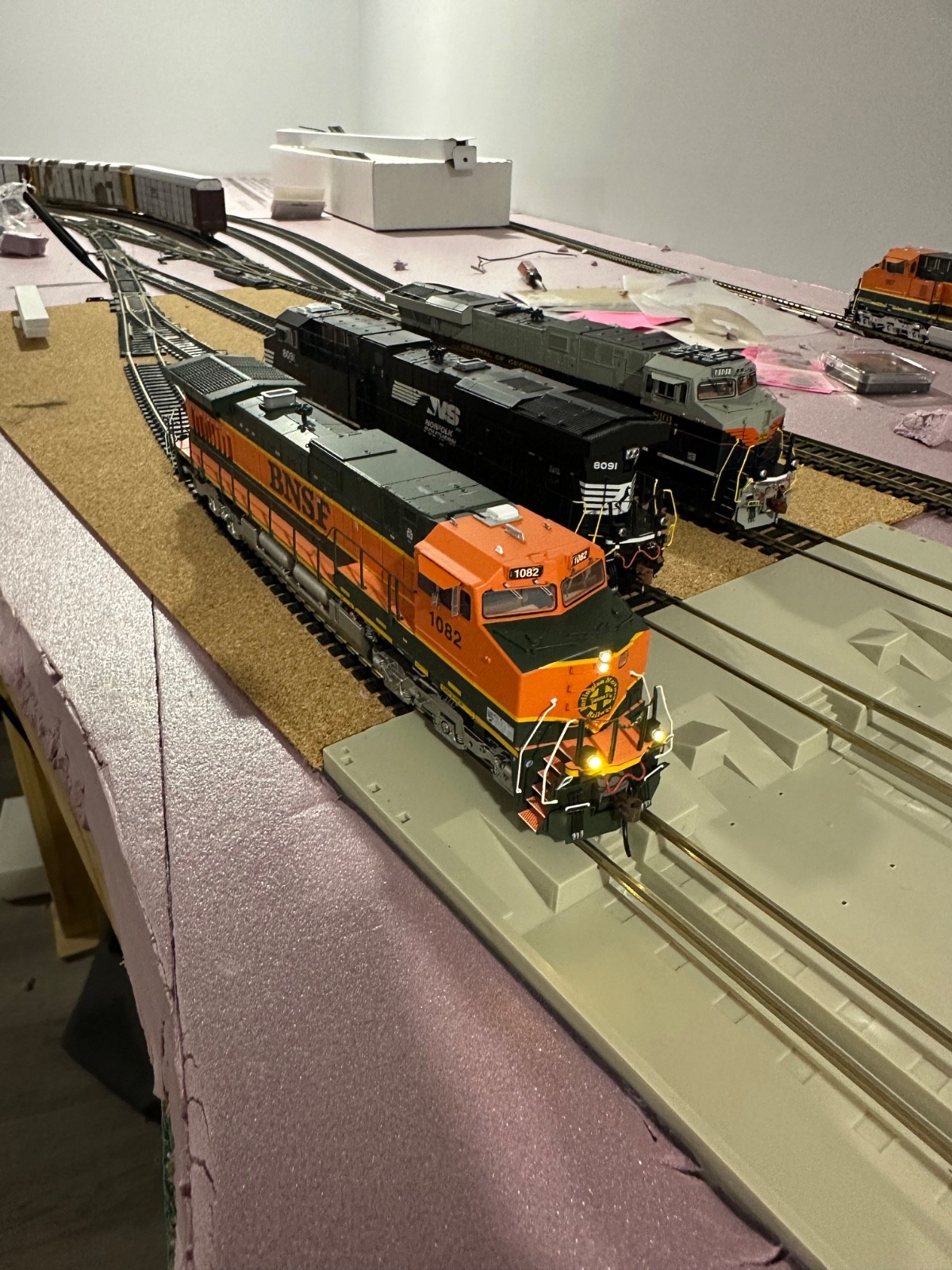 Athearn Genesis BNSF C44-9W #1082, BNSF H1 Paint Scheme, DCC & Sound Tsunami 2