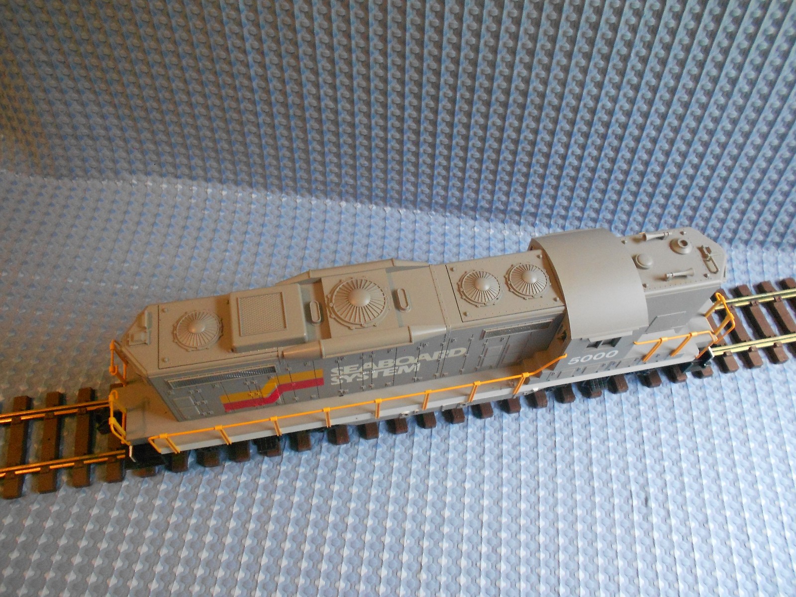 LIONEL 8-85000 G Scale SEABOARD SYSTEM GP-9 DIESEL LOCOMOTIVE LIONEL 8-85000
