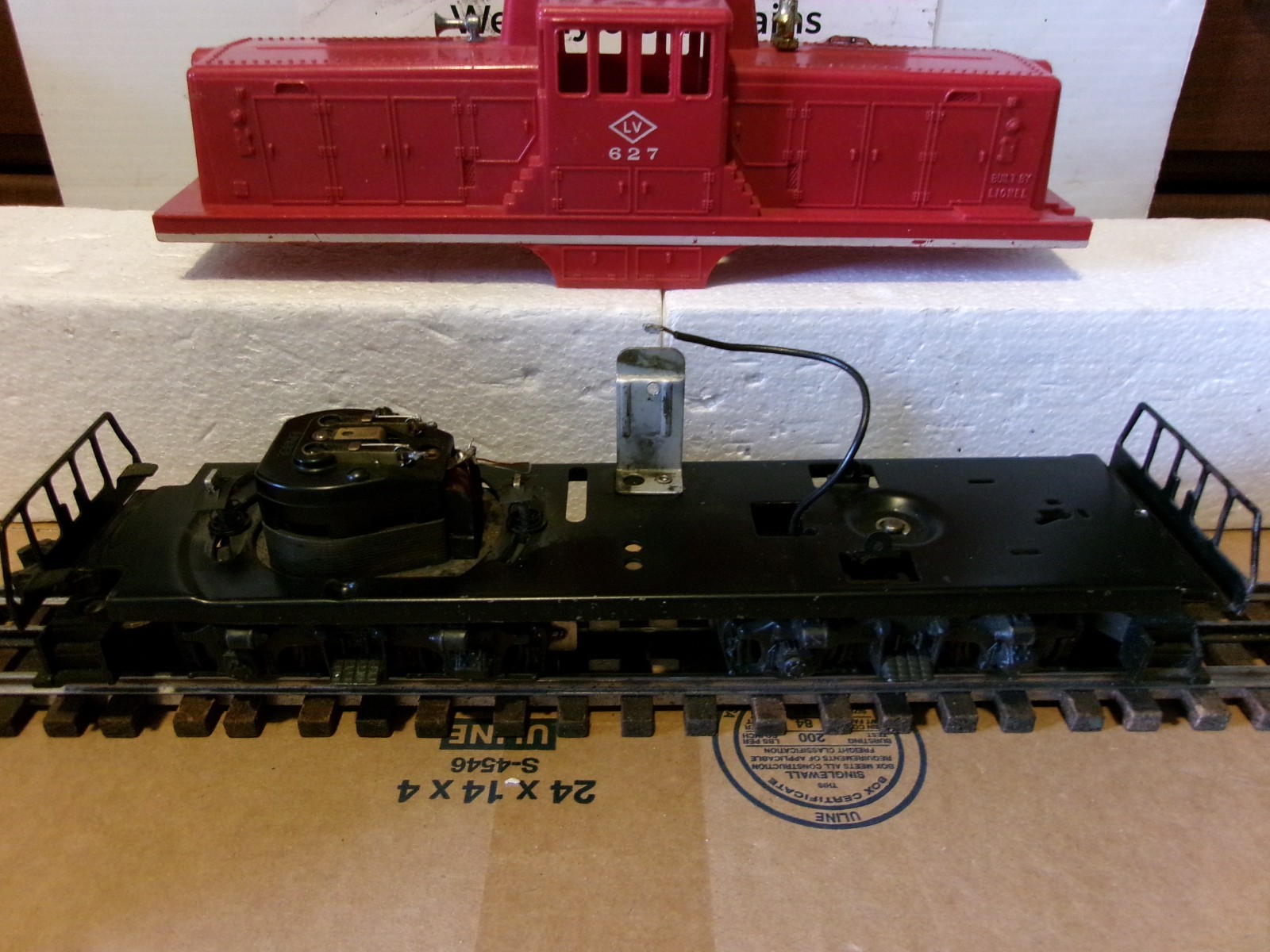 L LIONEL POSTWAR #627 LEHIGH VALLEY GE 44- TON SWITCHER
