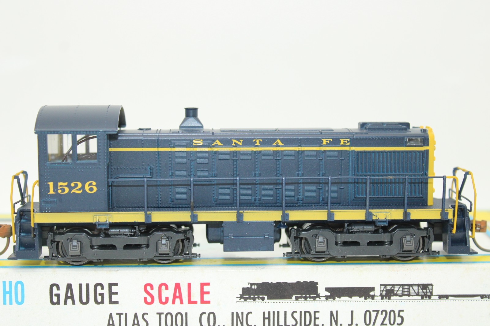 Atlas HO Scale ATSF Santa Fe Alco S4 Diesel Locomotive #1526 8277
