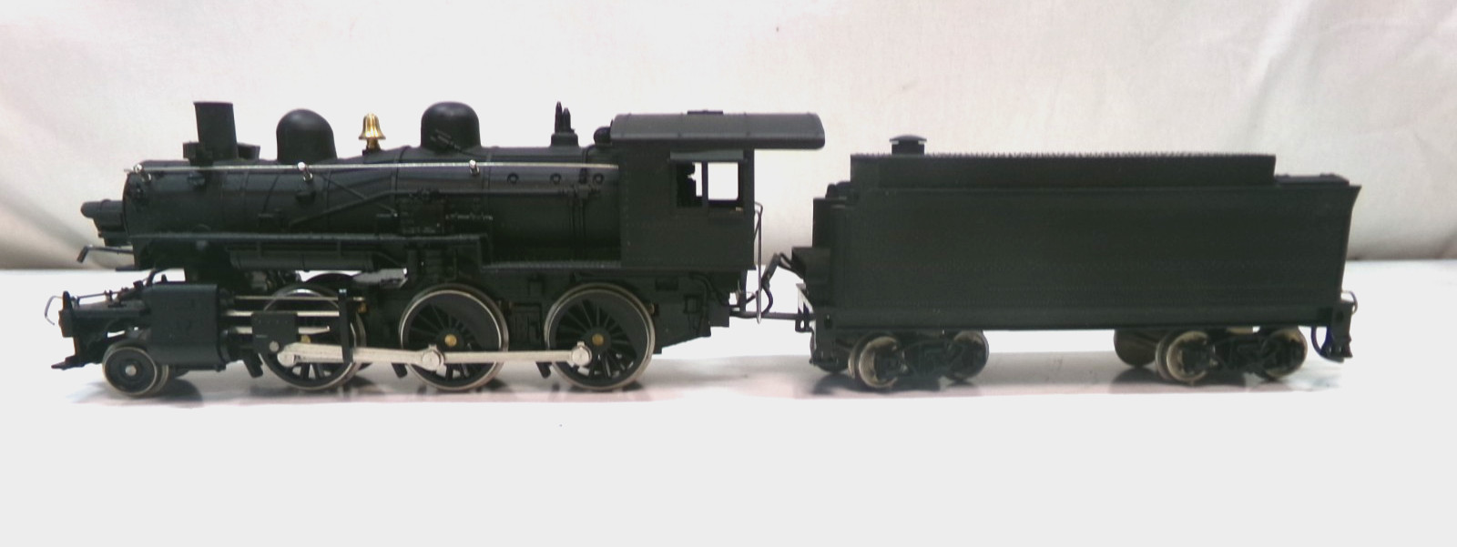 HO gauge Mehano 2-6-0 steam engine (lot A7999)