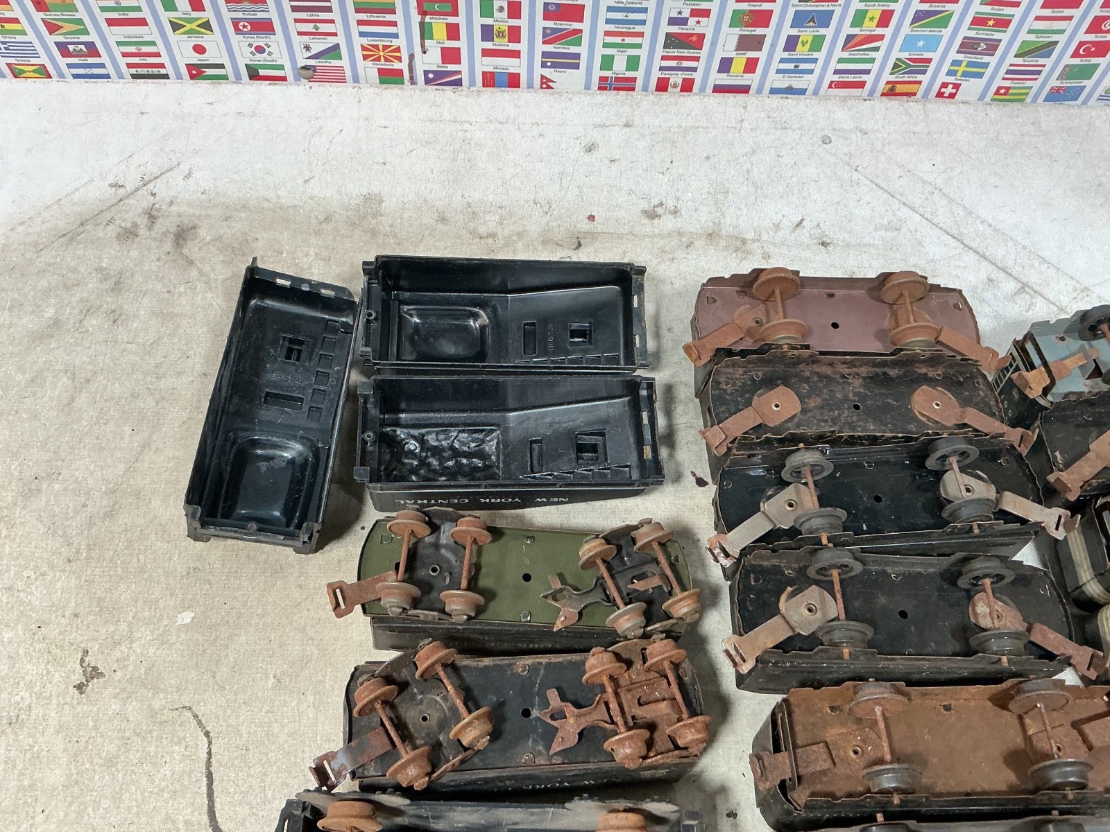 O scale TIN TOY MARX Coal Tender lot PARTS lot for restoration