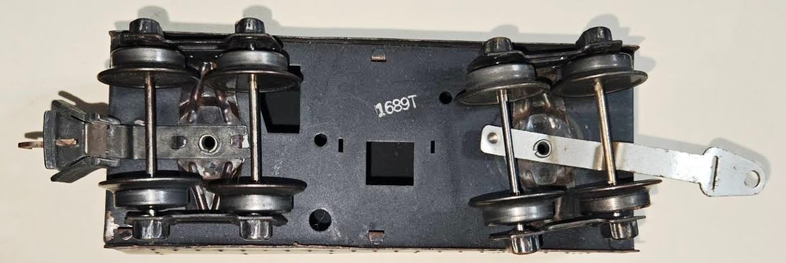 1668E Lionel PRR Locomotive Early Tin Passenger Set