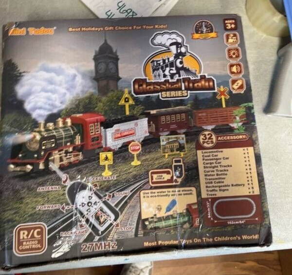 Xmas Remote Control Train Set Electric R/C Train Toy for Kids w/ Lights Sound