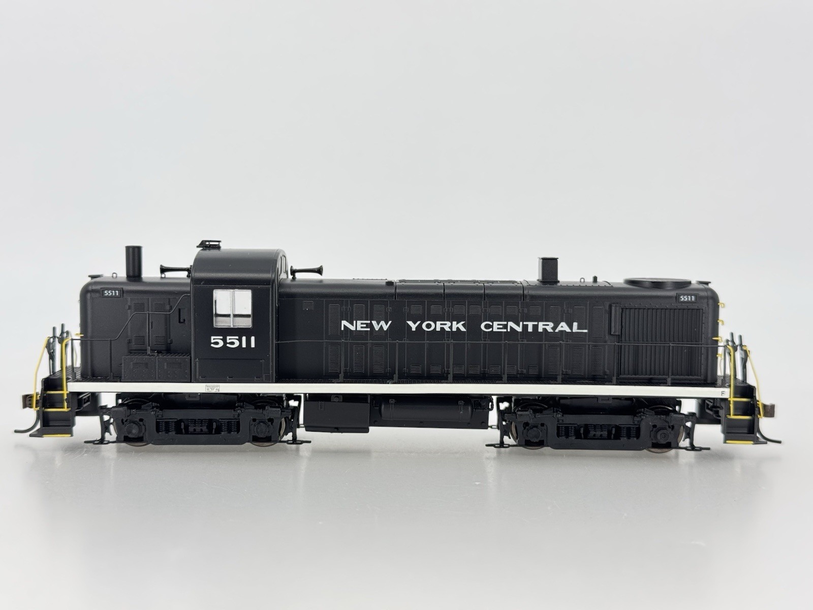 HO Athearn RTR 84079 New York Central Alco RS-3 Diesel Locomotive NYC #5504