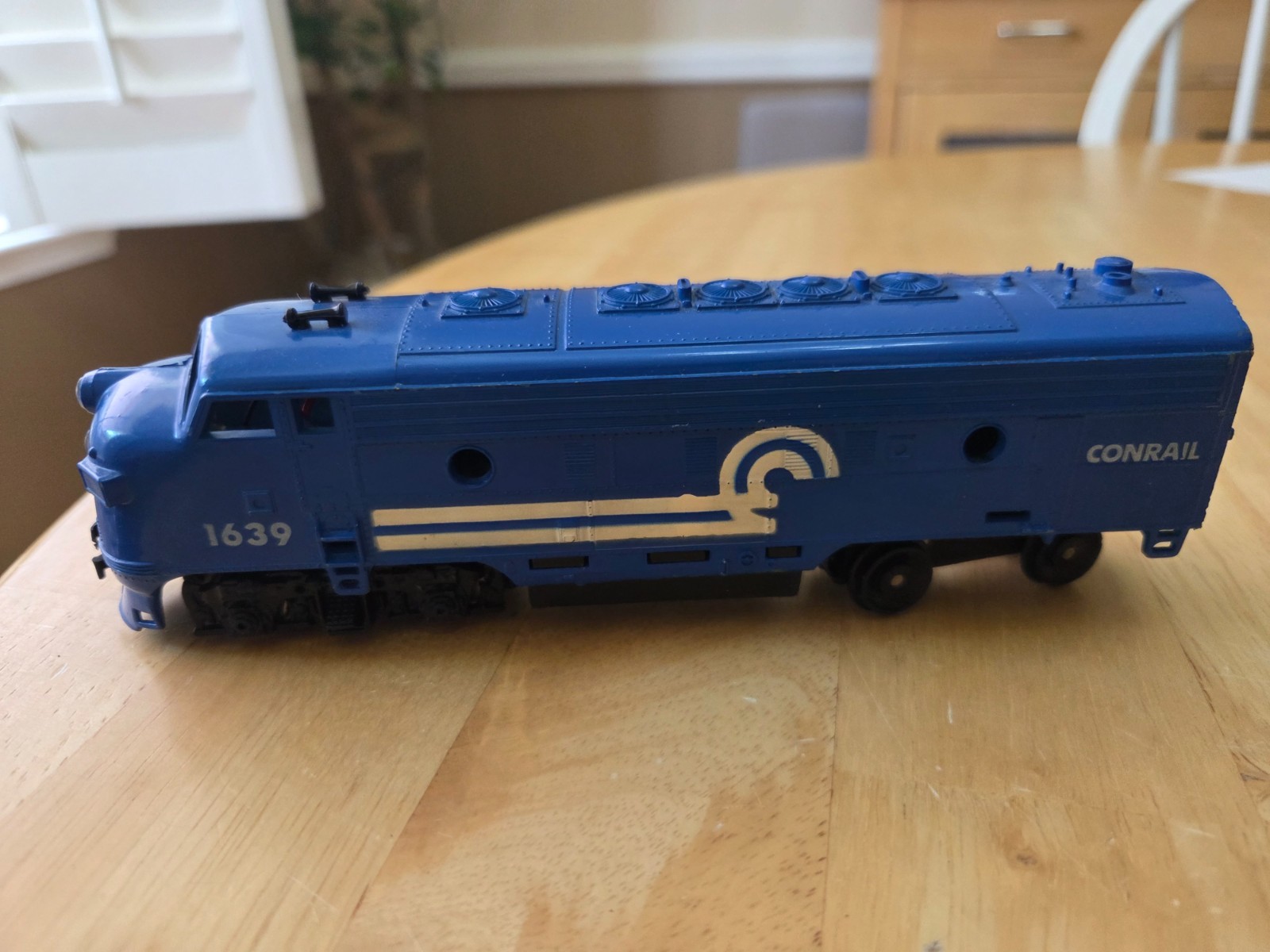 Vintage Powered Life Like HO F7 Conrail Diesel Locomotive 1639