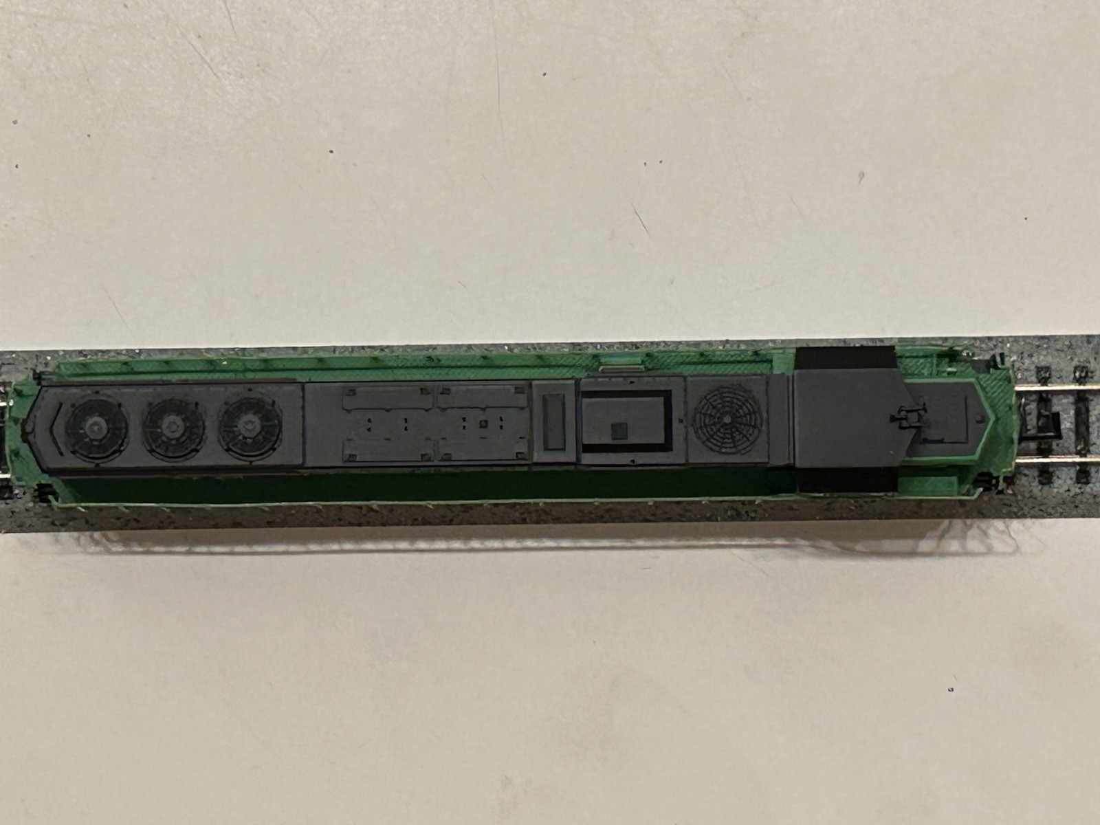 Atlas N Scale Diesel Locomotive Burlington Northern SD-60 8300 – Nice